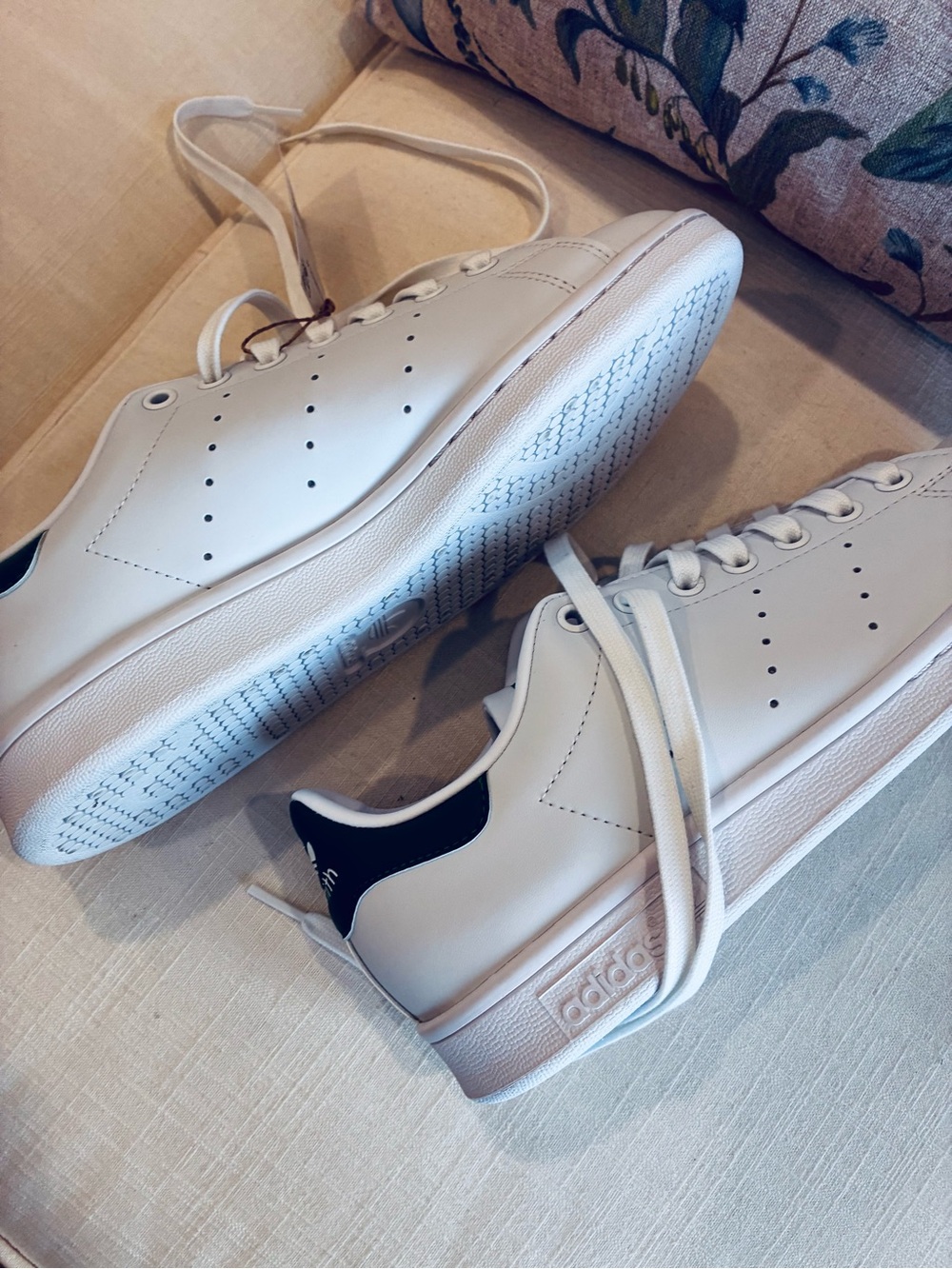 Adidas White Sneakers with Green Heel Tab - Stan Smith Style Sz 8.5 M - Picture 5 of 13